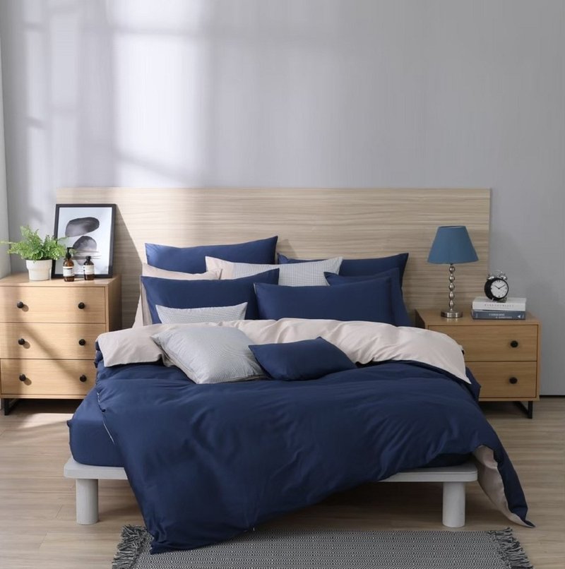 【恩可居家】CLASSIC4深蓝X奶茶灰 床包枕套组 床包被套组 美式枕 - 寝具 - 棉．麻 