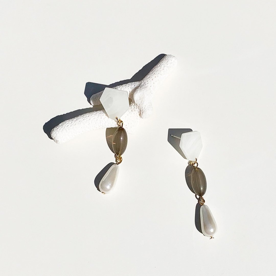 复古垂坠墨绿珍珠耳环 Romantic princess earrings - 耳环/耳夹 - 压克力 绿色