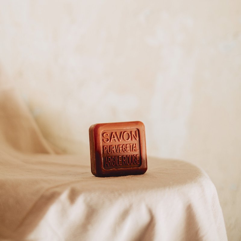 法国 La Savonnerie de Nyons 赋活红矿泥洁颜皂 - 肥皂/手工皂 - 其他材质 红色