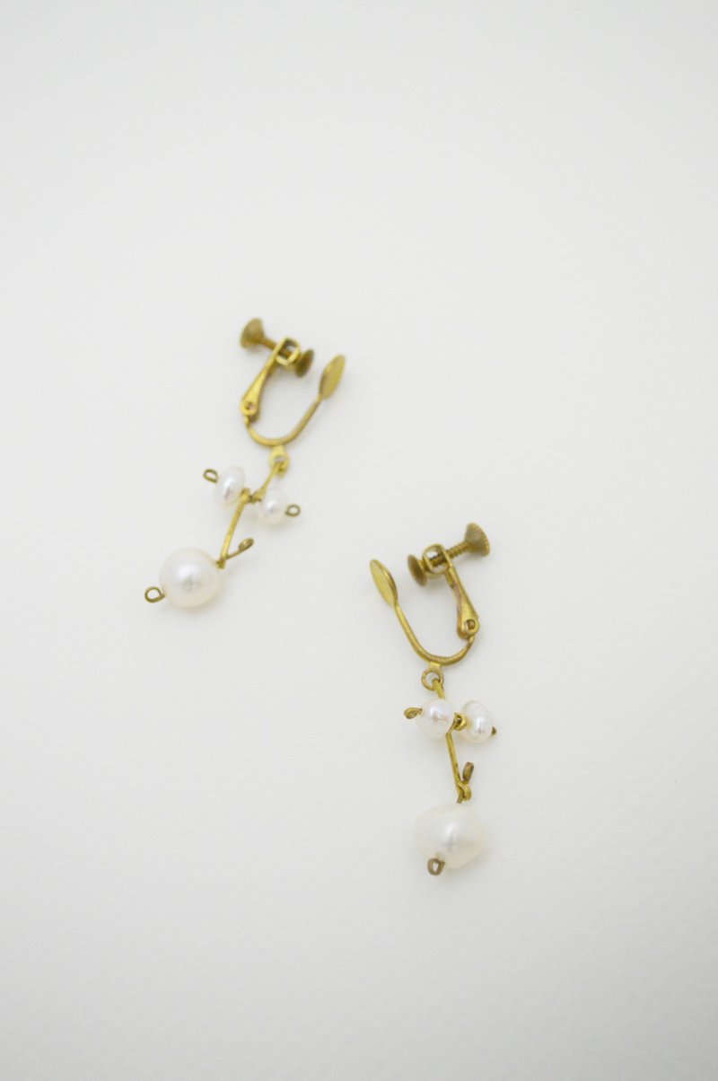 不能归类系列-珍珠·黄铜耳夹 - 耳环/耳夹 - 其他金属 金色