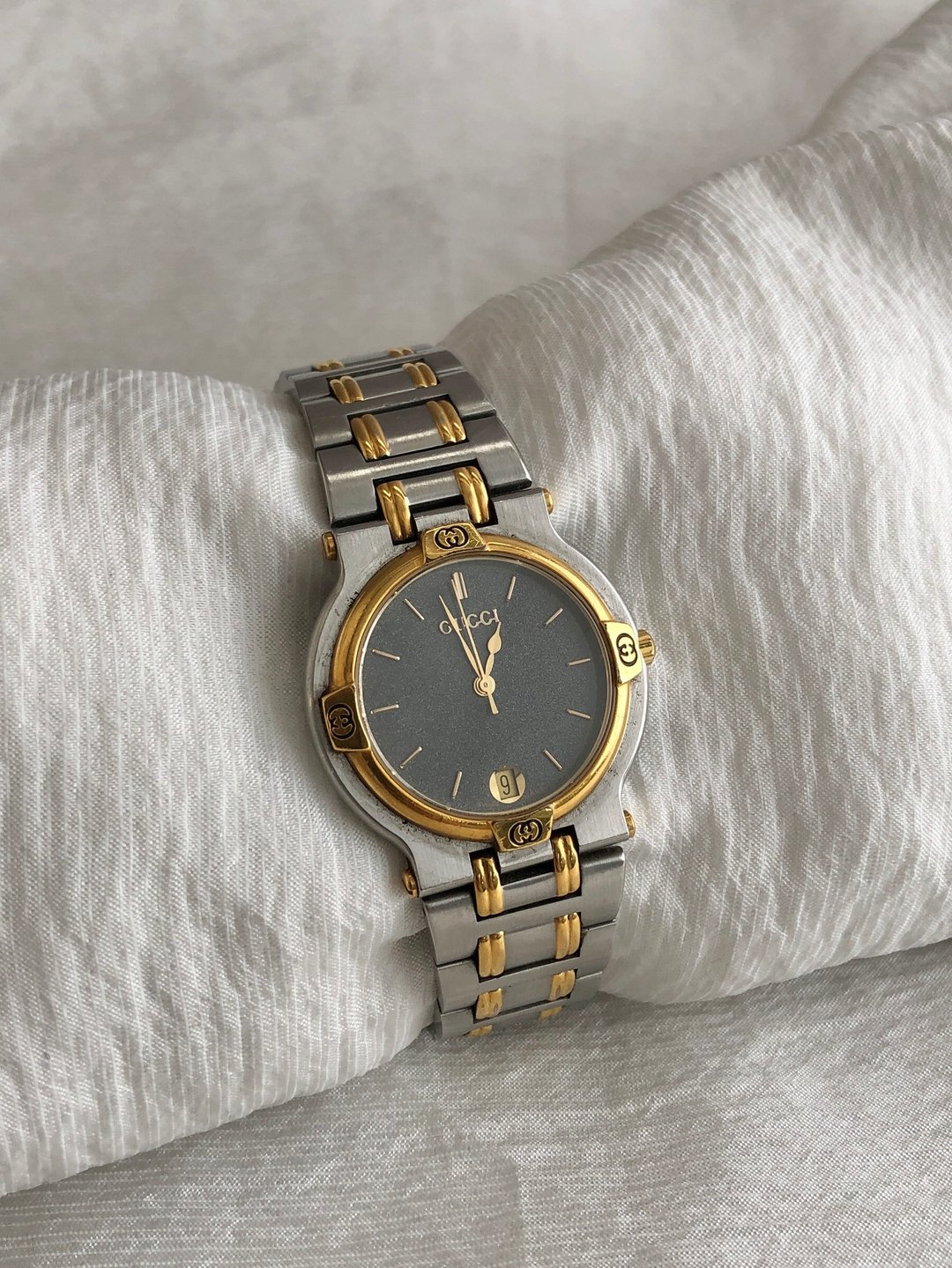【日本直送 名牌中古包】GUCCI 古驰 腕表 银×金 标志 不锈钢 9000M vintage 复古 wa3rva - 女表 - 不锈钢 银色