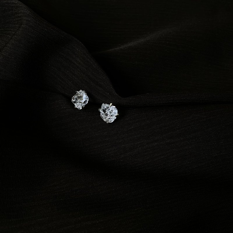 赫基蒙耳钉-1cm - 耳环/耳夹 - 银 银色