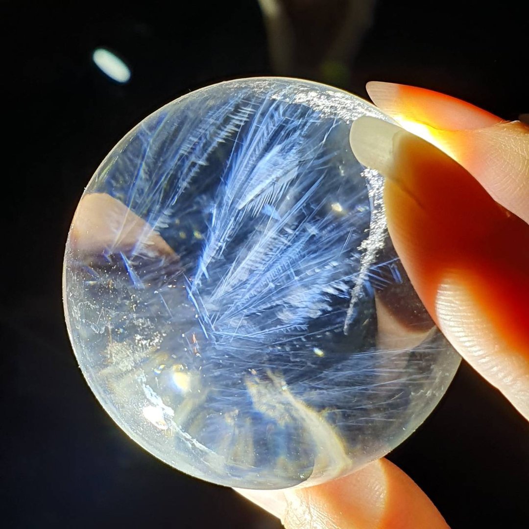 龙彩~ DB09 蓝针水晶 天使的羽毛 124.4g Blue Needle Quartz - 摆饰 - 宝石 白色