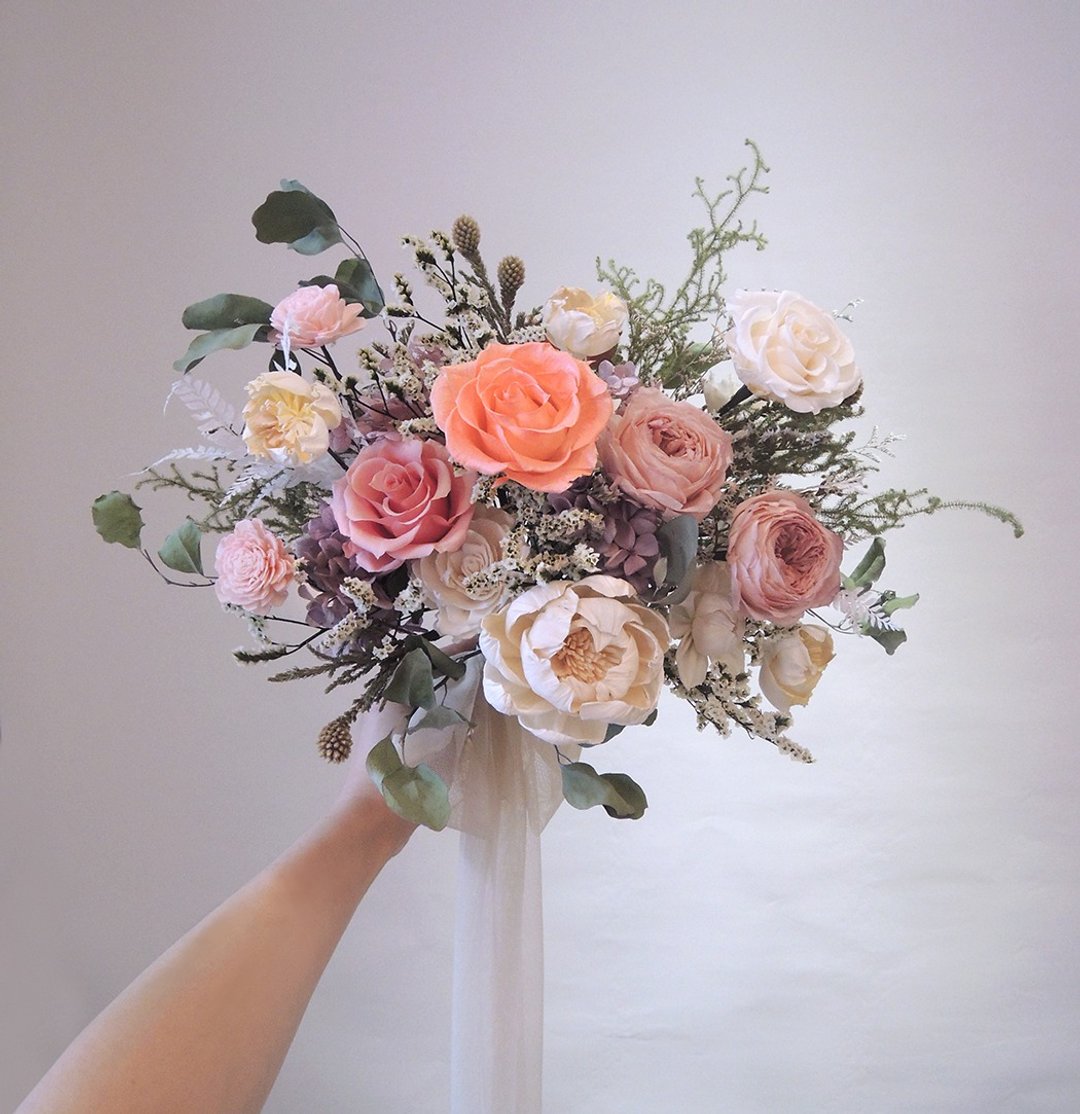 自然风珊瑚橘粉不凋玫瑰干燥花捧花─婚礼婚纱照外拍新娘捧花 - 干燥花/捧花 - 植物．花 粉红色