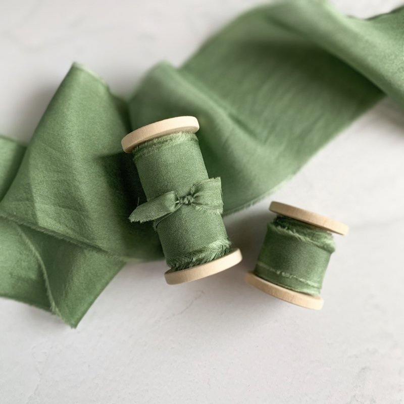 Fern Silk Ribbon / Hand Dyed Silk ribbon on Wood Spool - 包装材料 - 丝．绢 绿色