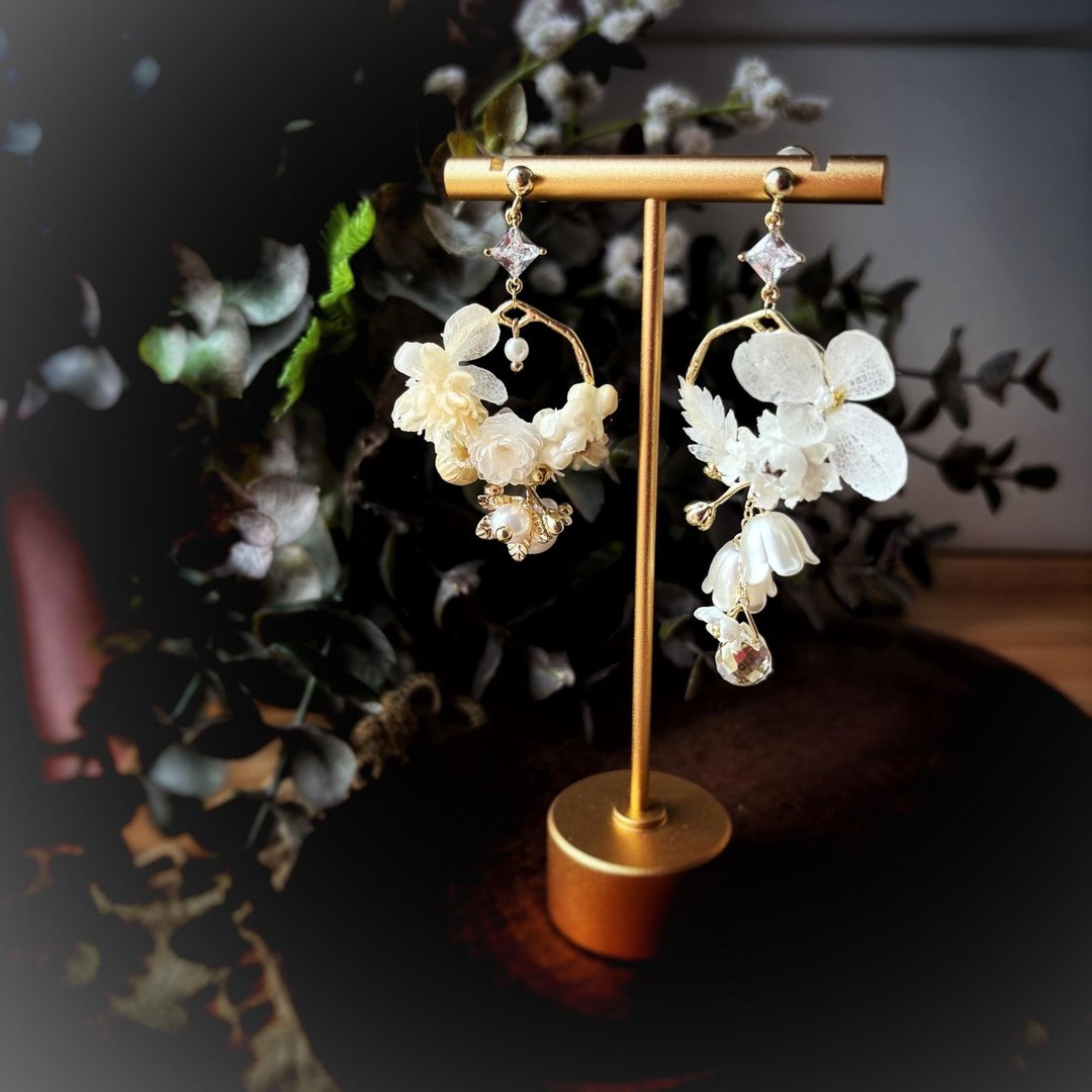 My Garden collection 森系花园长耳环 - 耳环/耳夹 - 植物．花 白色