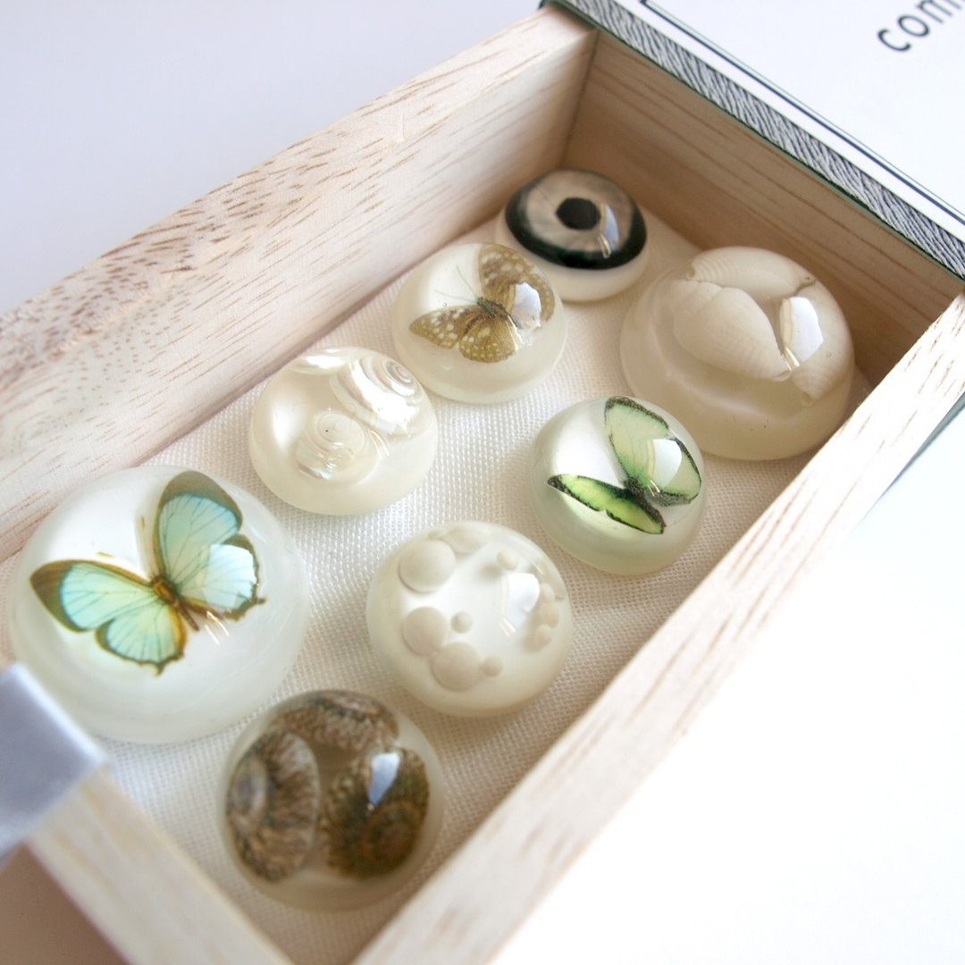 Pushpins like a specimen - 其他 - 树脂 灰色