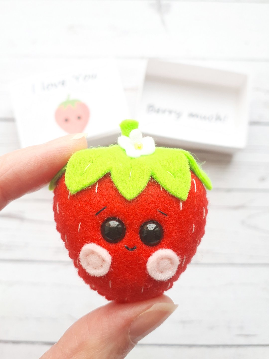 Strawberry gift, Small gift box, Love you, Happy birthday, Present for lover - 玩偶/公仔 - 羊毛 