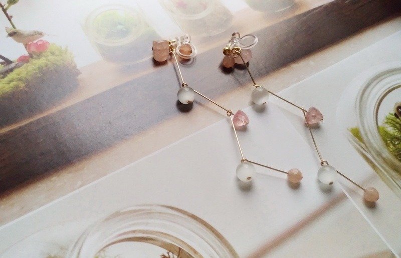 游走的你~猫眼&草莓晶石精串14KGF耳环耳夹 - 耳环/耳夹 - 宝石 粉红色