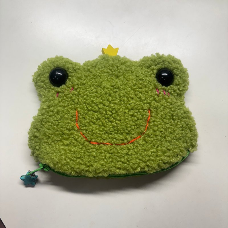 RABBIT LULU 抹茶青蛙王子。小包 零钱包。收纳包 - 化妆包/杂物包 - 棉．麻 绿色