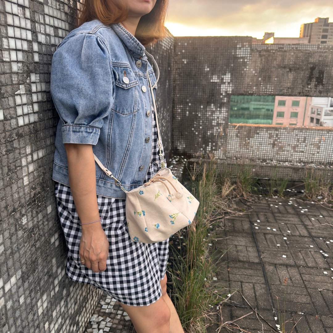 【 纯手作】 清新斜背包 侧背包 桶包 花瓣包  束口包 日本布 - 侧背包/斜挎包 - 棉 蓝色