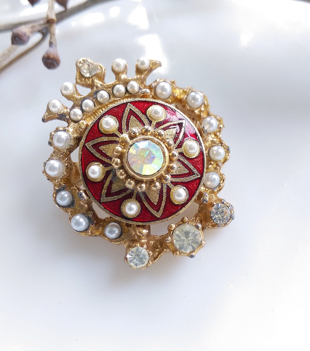 Vintage Jewelry 西洋古董饰品 皇室皇冠 小巧 仿珠徽纹 别针 - 徽章/别针 - 其他金属 金色