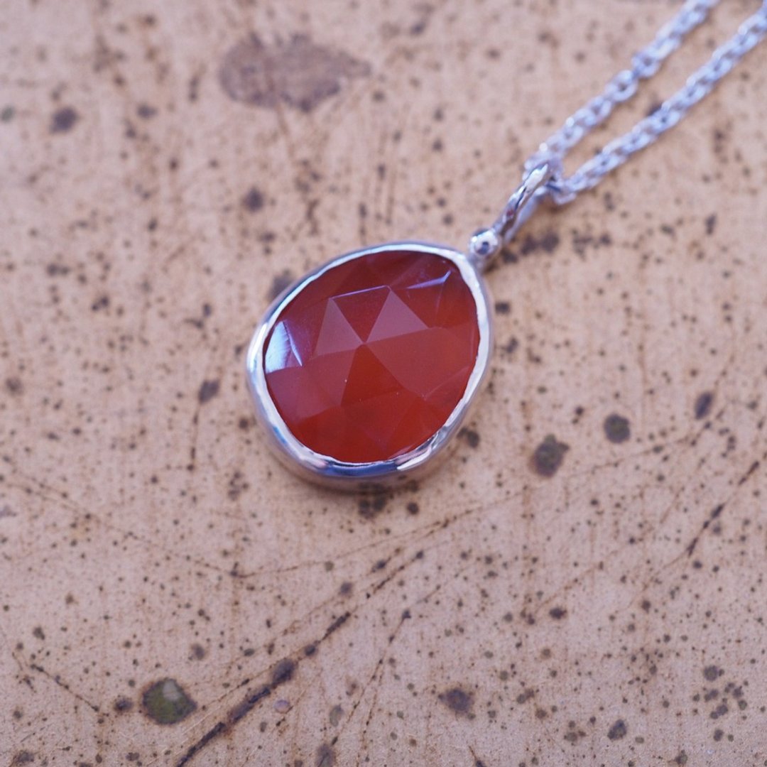 天然光玉髓 玫瑰切工 手工纯银项链 Carnelian rose cut - 项链 - 半宝石 红色