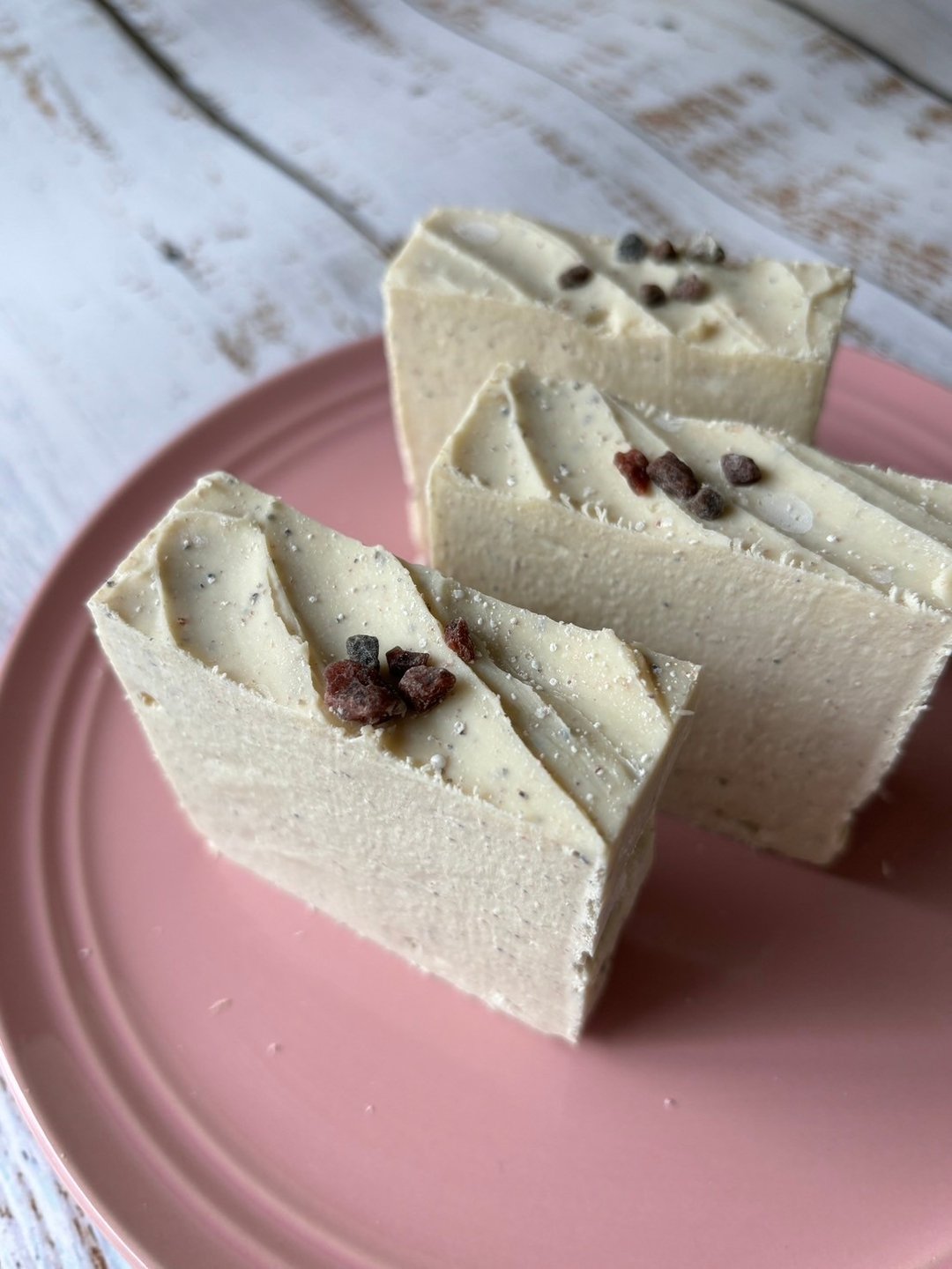 安息乳香黑岩盐皂 (NG) / Black Rock Salt Soap - 肥皂/手工皂 - 其他材质 