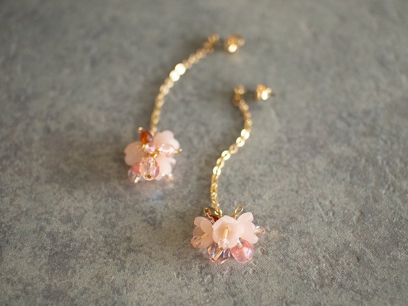 Chain and bouquet earrings / earrings - 耳环/耳夹 - 粘土 粉红色