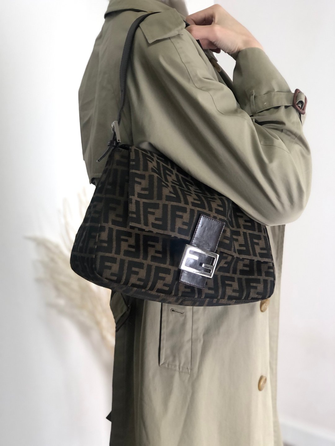 【 日本直送 名牌中古包 】FENDI 芬迪 经典 FF 缇花 腋下包 棕色 经典老花 贾卡 妈妈包 vintage df4sym - 侧背包/斜挎包 - 棉 咖啡色