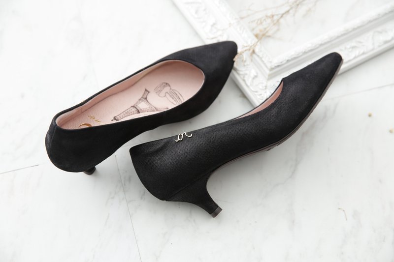 Athena-深夜寂静黑-细格绒感尖头真皮低跟鞋 - 女款休闲鞋 - 真皮 黑色