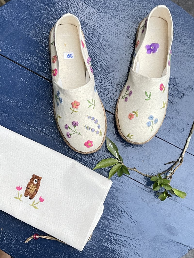Handmade Slip-on Shoes - 女款休闲鞋 - 棉．麻 
