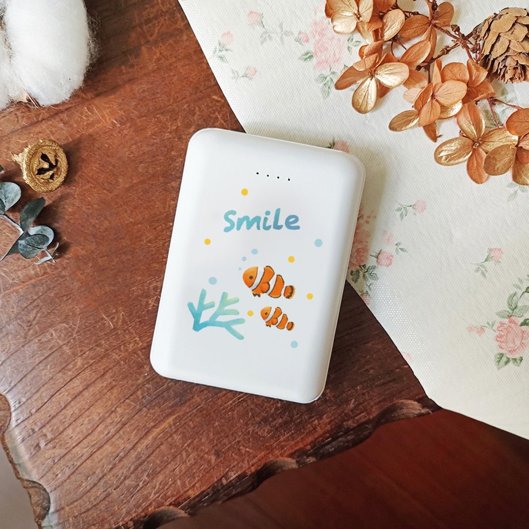 10000mAh 行动电源 - 微笑小丑鱼 - 外包装小瑕疵 - 充电宝/传输线 - 塑料 橘色