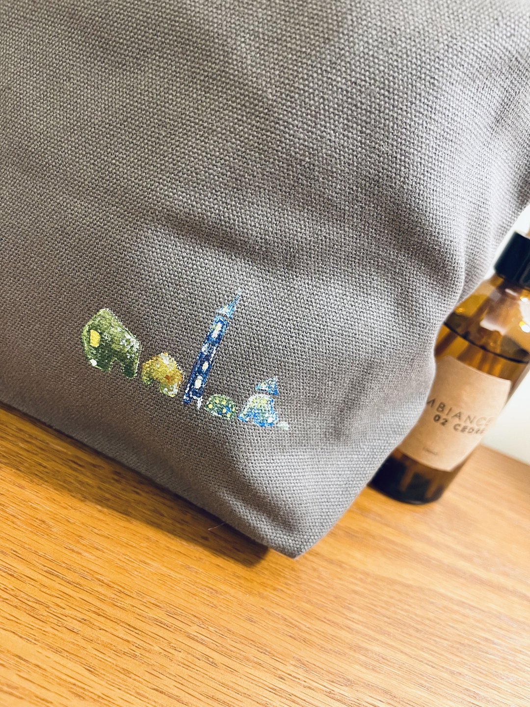 文创手绘 建自宅筑生活帆布包 手提包 小物包 提袋/小城市 - 手提包/手提袋 - 棉．麻 灰色