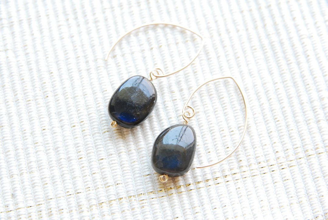 Black Labradorite Marquis Hook Earrings no.1 14kgf - 耳环/耳夹 - 半宝石 蓝色