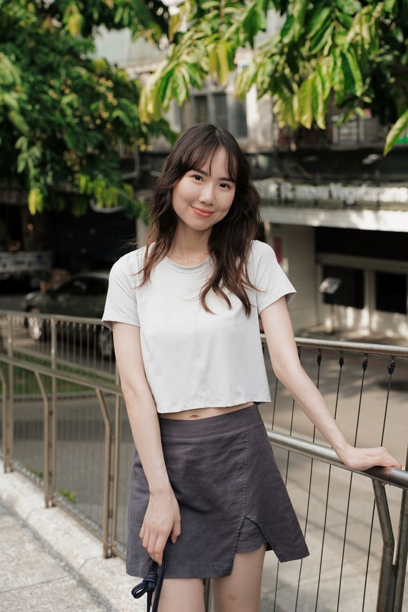 冰凉纱中线拼接短袖上衣(浅灰) - 女装 T 恤 - 棉．麻 银色