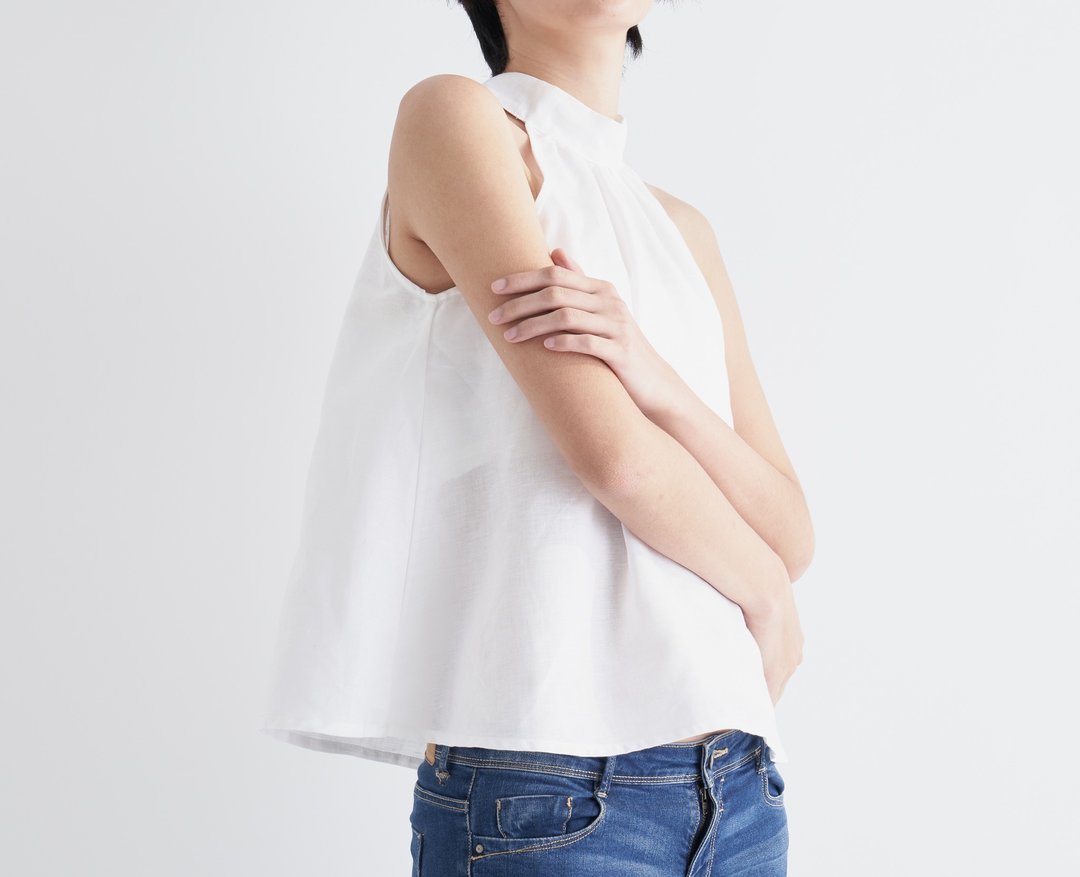YIBO/白色后绑带削肩背心 - 女装背心 - 棉 白色