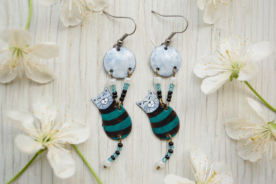 Turquoise Cat Earrings, Cat and Moon, Black Cat Jewelry, Cat Jewelry, Cat Shaped - 耳环/耳夹 - 珐琅 黑色