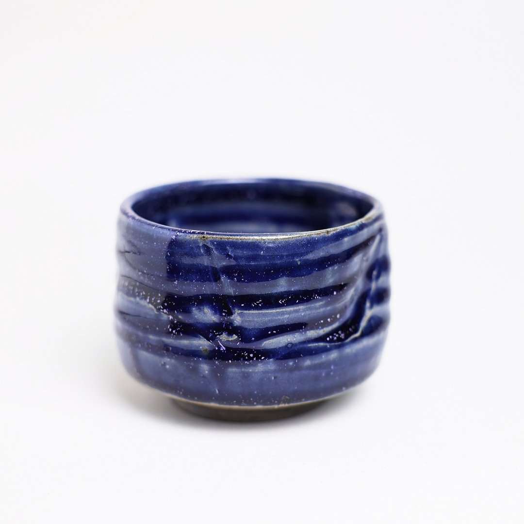 明芽窑 l 柴烧灰蓝造型茶碗 蓝 茶具 陶器 陶艺品 搜藏品 H6 - 茶具/茶杯 - 陶 蓝色