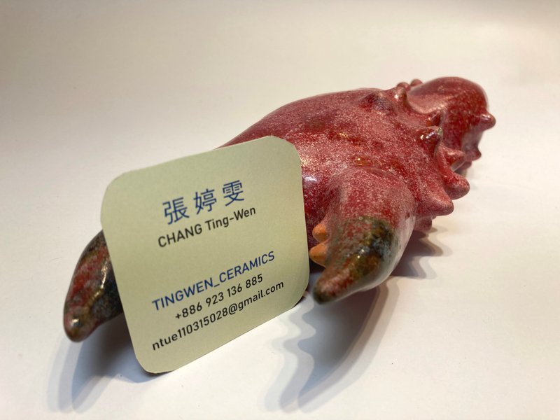 肥美蟹螯の陶瓷名片架 - 摆饰 - 陶 红色