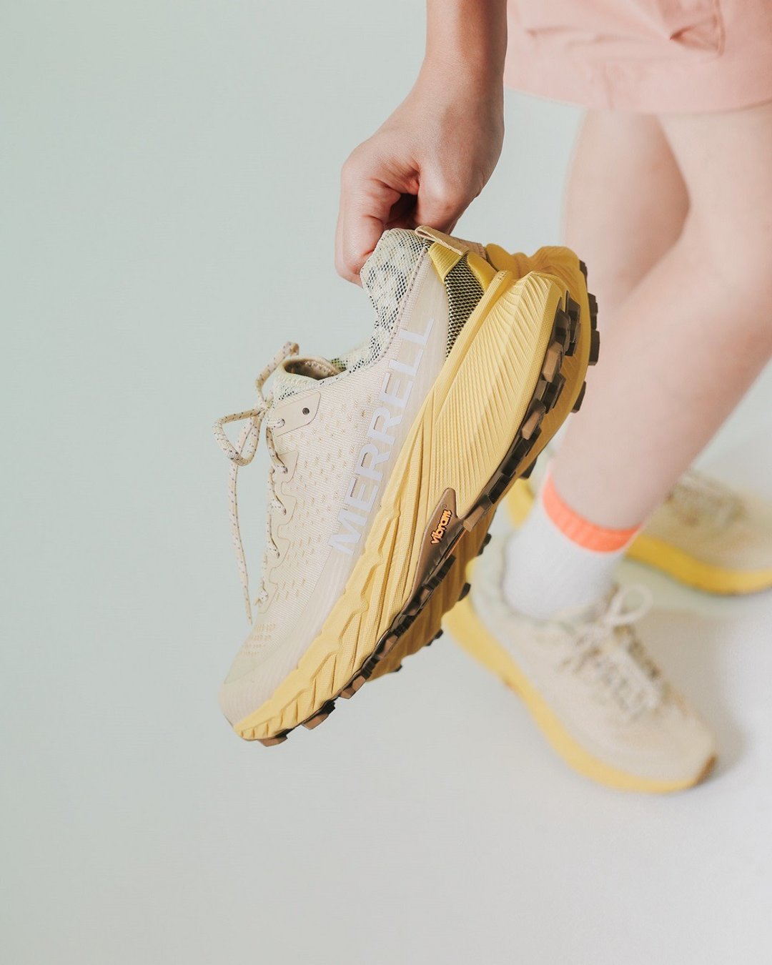 MERRELL AGILITY PEAK 5 轻量户外越野慢跑运动鞋 女鞋 - 奶油黄 - 女款运动鞋/球鞋 - 其他材质 