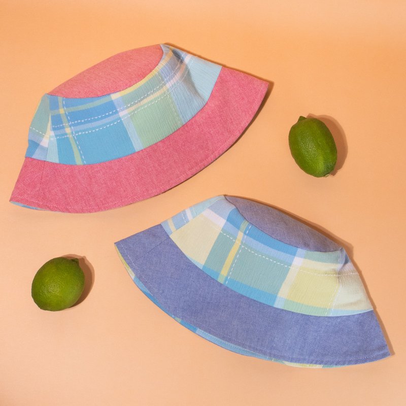 轻色格子拼接双面渔夫帽 - 帽子 - 棉．麻 多色