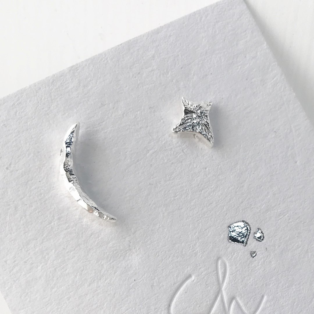 新月与星耳环 Moon & Star Earring 旅程系列 925纯银 - 耳环/耳夹 - 其他金属 银色
