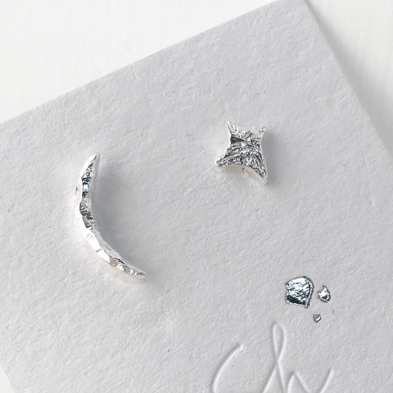新月与星耳环 Moon & Star Earring 旅程系列 925纯银 - 耳环/耳夹 - 其他金属 银色