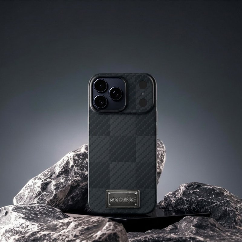 【iPhone 17 系列】极简超强磁吸防弹纤维保护壳 – 消光方格黑 - 手机壳/手机套 - 碳纤维 