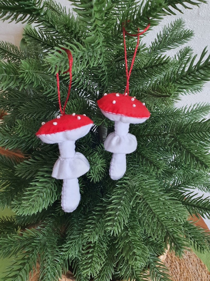 Hanging mushroom, christmas fly agaric, mushroom Figurine, christmas tree decor - 玩偶/公仔 - 环保材料 