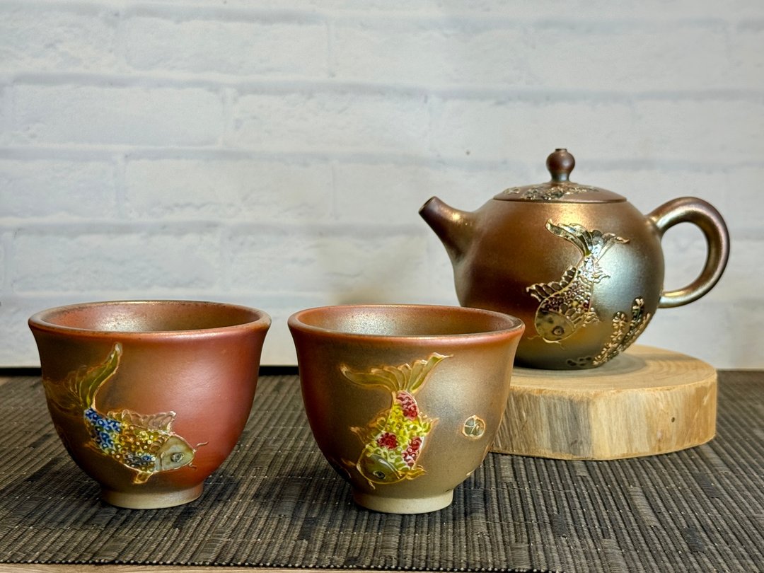 礼品 鲤跃茶具组  柴烧釉彩/  一壶两杯/礼盒套组 - 茶具/茶杯 - 陶 
