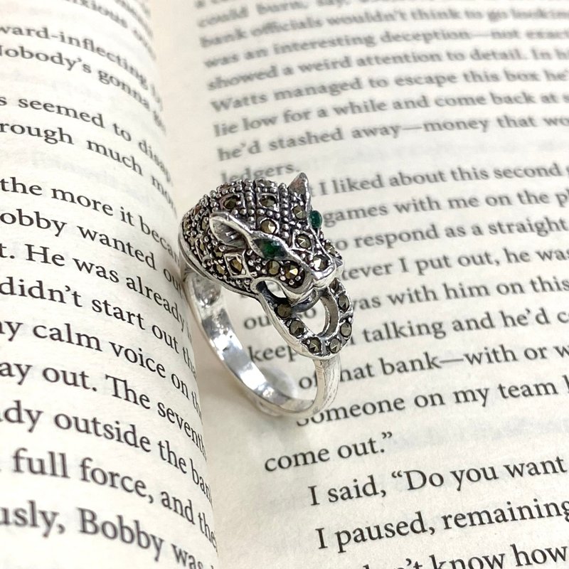 Art Deco Style Panther with Emerald and Marcasite Stone Ring 925 Sterling Silver - 戒指 - 纯银 银色