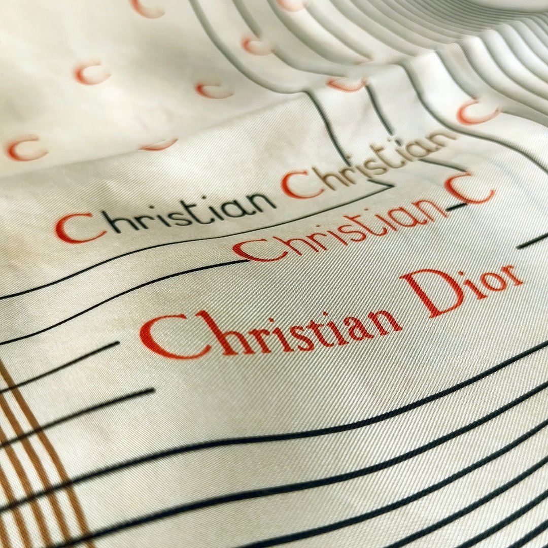 Vintage Christian Dior 丝巾，经典 CD 字母组合（31 英寸） - 丝巾 - 棉．麻 金色