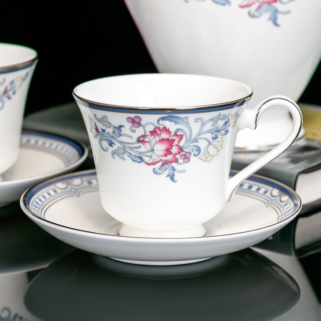 英国制Royal Doulton康乃馨2000细致骨瓷白金红茶杯咖啡杯盘 - 咖啡杯/马克杯 - 瓷 