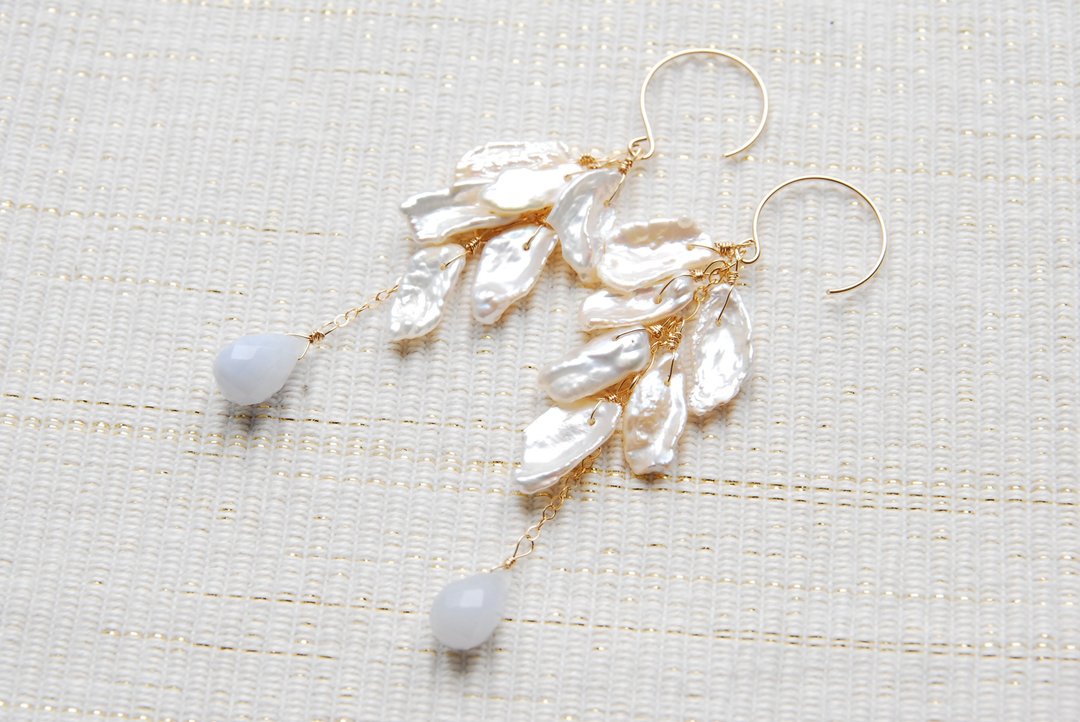 Keshipearl and blue lace drop earrings like leaves 14kgf - 耳环/耳夹 - 珍珠 蓝色