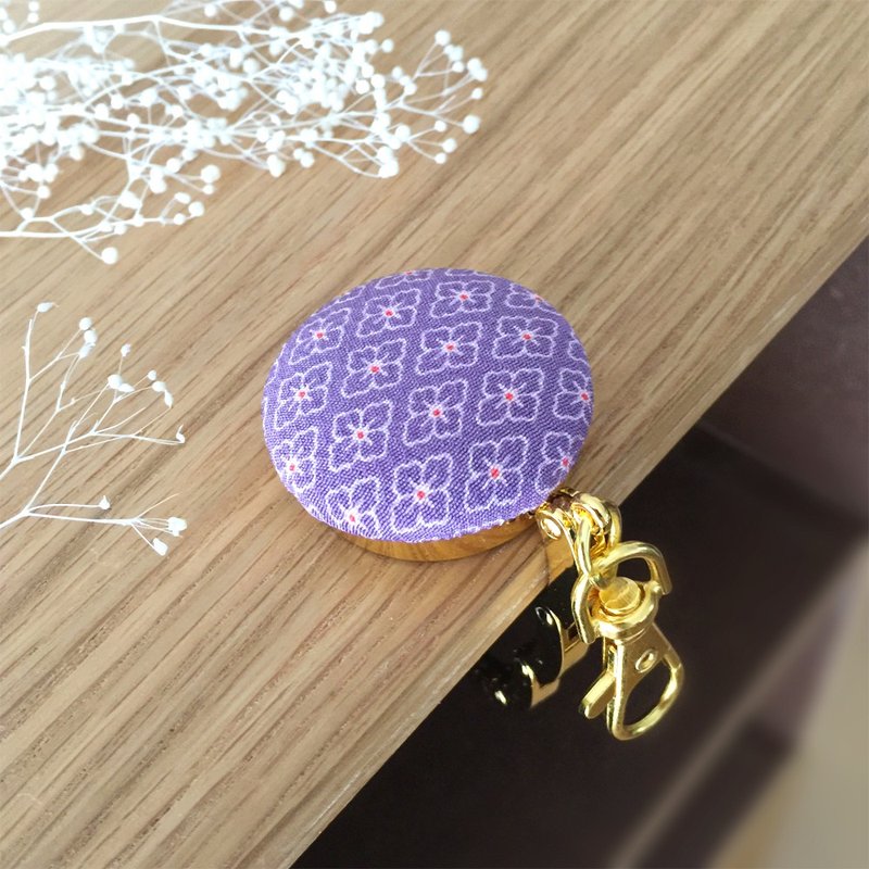 Bag hanger with Japanese Traditional Pattern, Kimono - flower-shaped - 吊饰 - 其他金属 紫色