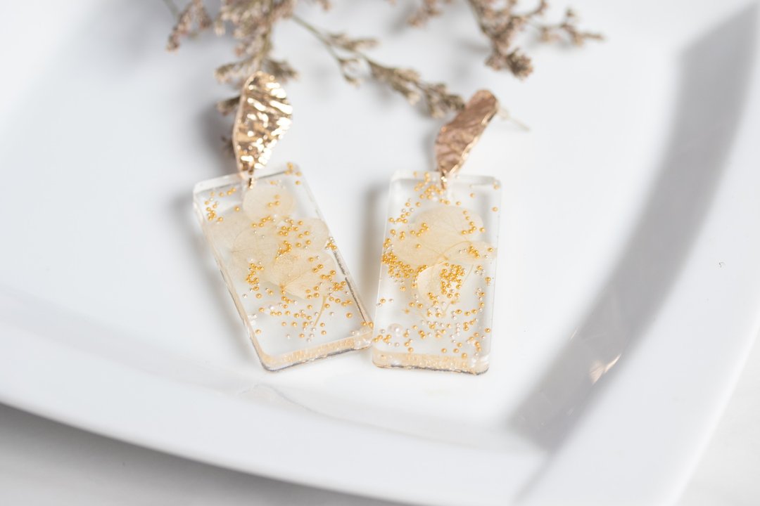 Handmade resin earrings - 耳环/耳夹 - 塑料 红色