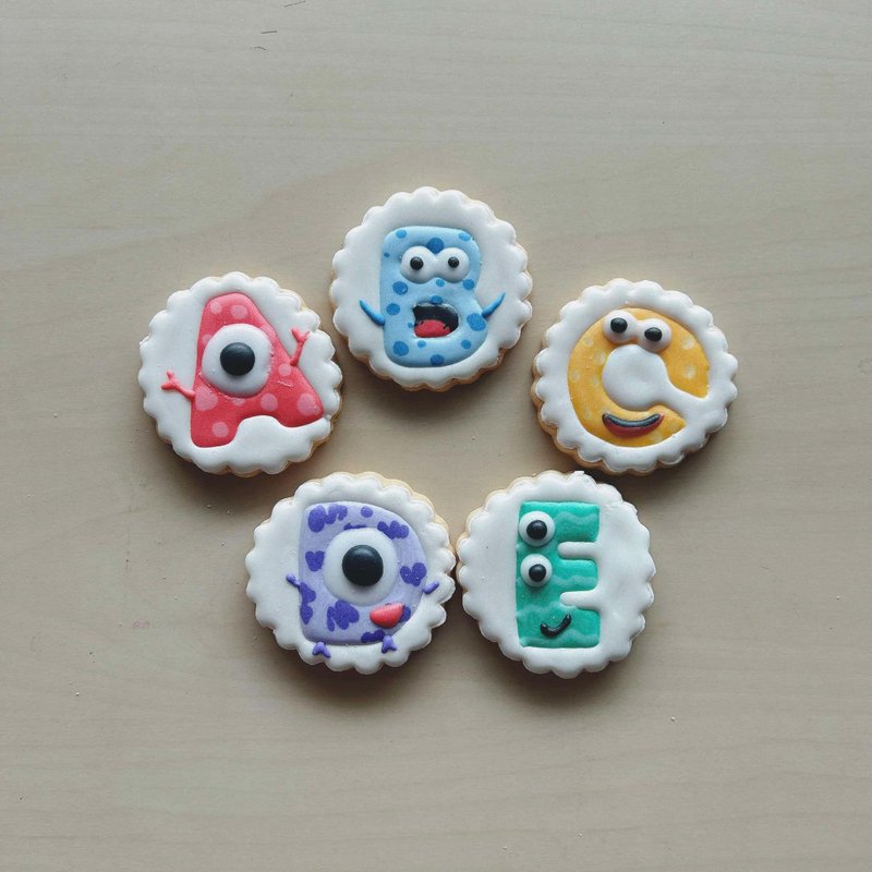 NIJI Cupcake 字母小怪兽糖霜饼干组合 - 手工饼干 - 新鲜食材 多色