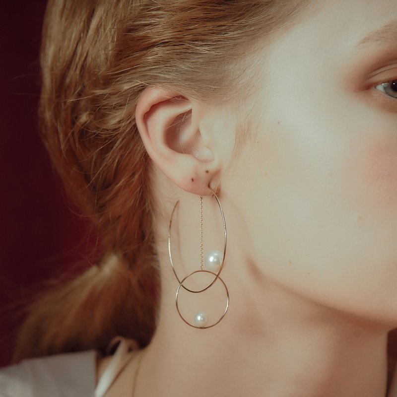 【品牌设计款最佳礼物】14K合金金色跳跃天然珍珠耳环 Maia - 耳环/耳夹 - 贵金属 金色