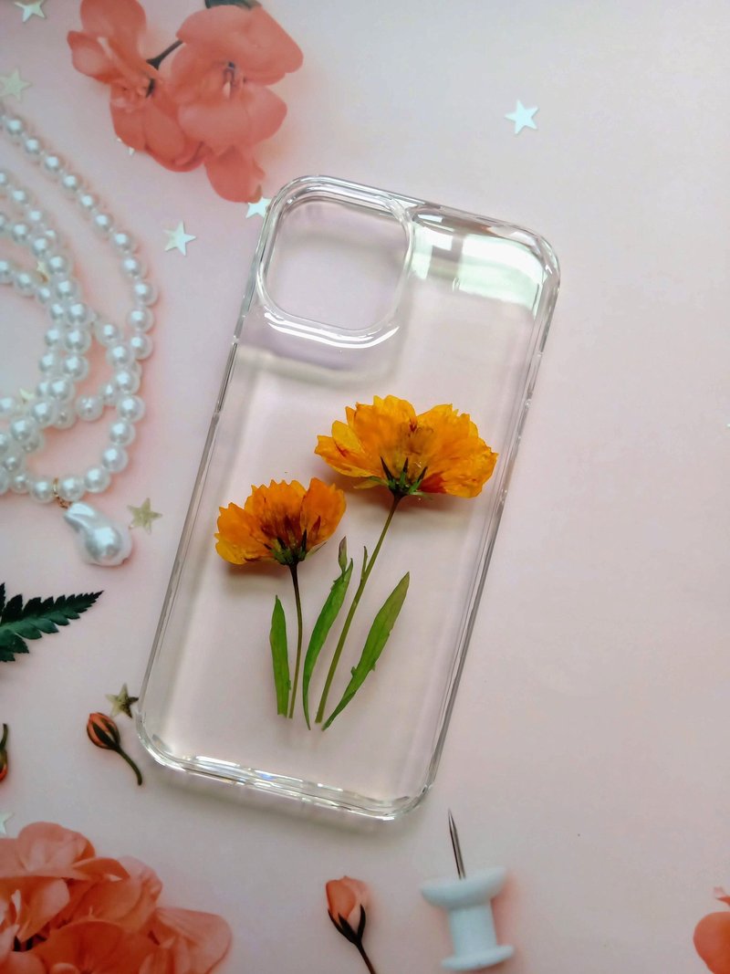 手作押花手机保护壳| iPhone 13 | 波斯菊 - 手机壳/手机套 - 塑料 橘色