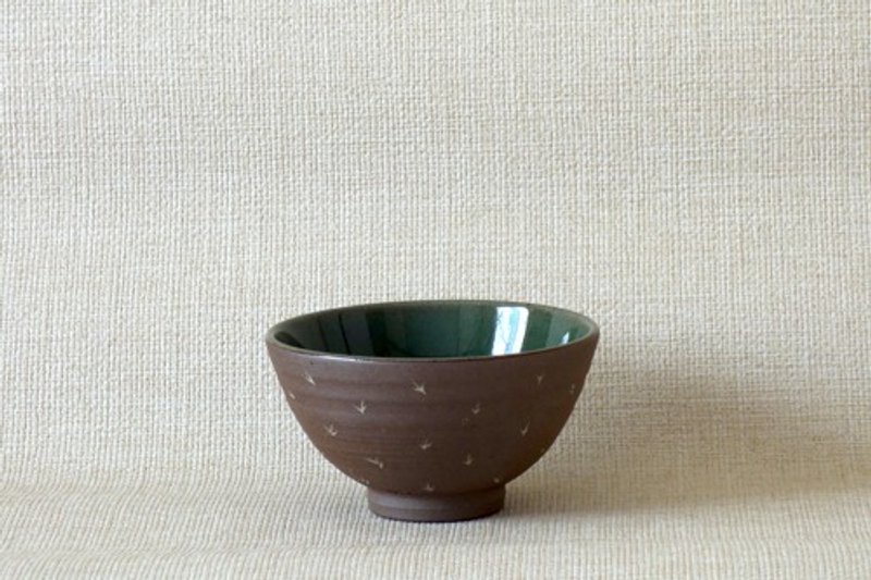 Inlaid celadon glazed bowl - 碗 - 陶 多色