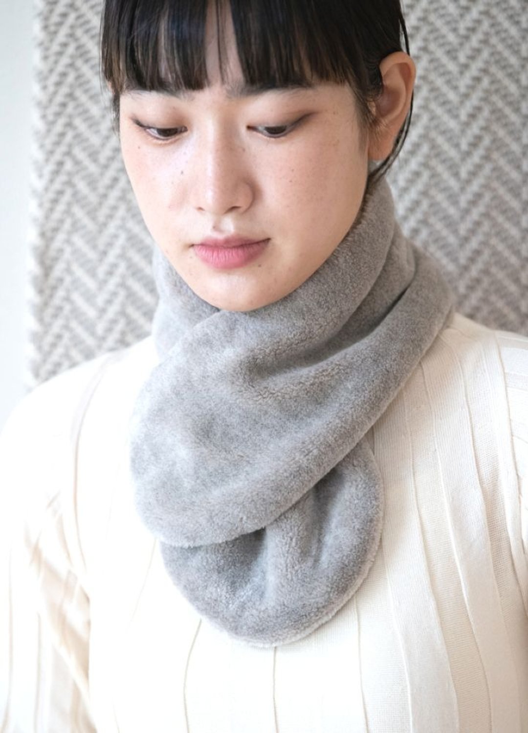 Organic Cotton Fur Yak Blend Greige Fluffy Neck Warmer - 围巾/披肩 - 棉 白色