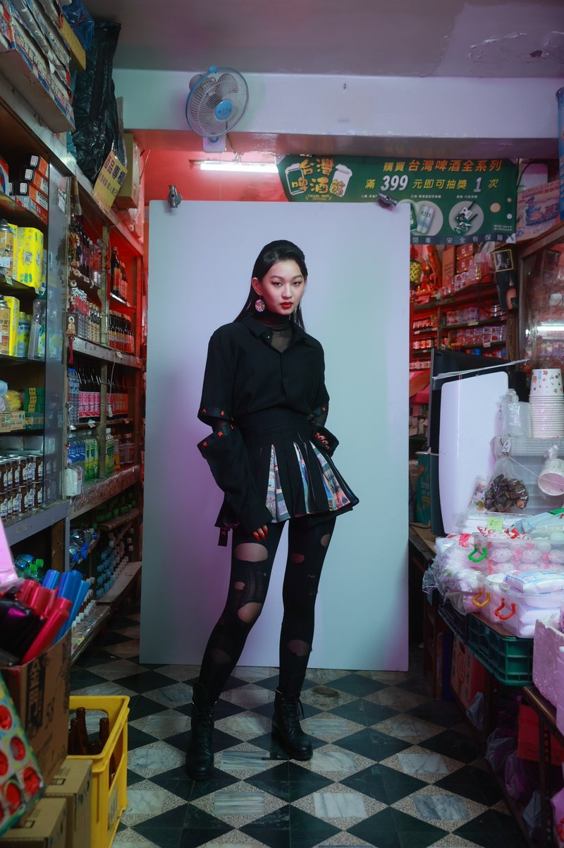 INF 手肘后背解构衬衫 - 女装衬衫 - 棉．麻 黑色