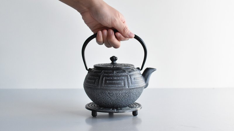 铸铁茶壶【漩涡】(茶壶+瓶敷) - 茶具/茶杯 - 其他金属 